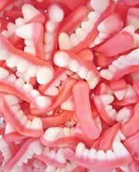 Bulk - Huer Gummy Fangs X 1kg - CandyStation